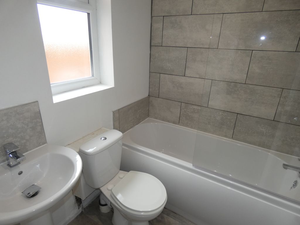 Ground Floor Bathroom- click for photo gallery